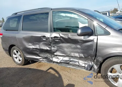 2013 Toyota Sienna Le из США, поврежденный, VIN 5TDKK3DC4DS290769